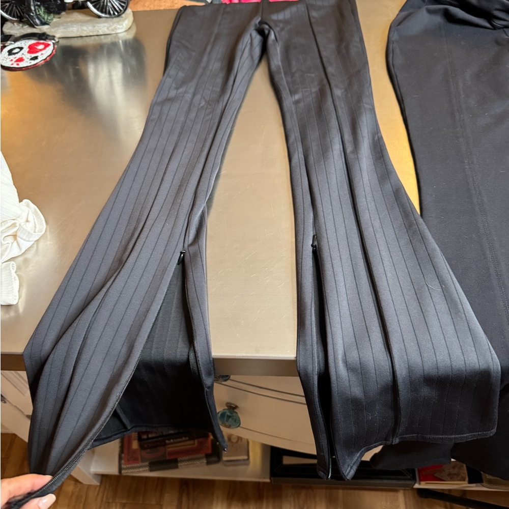 ALO Yoga legging bundle - Picture 8 of 8